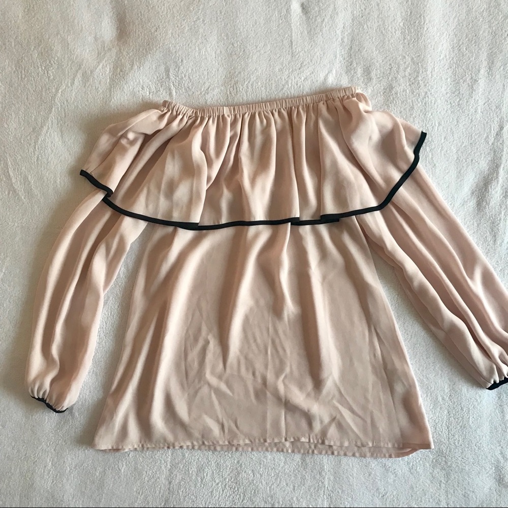 NEW Vince Camuto Ruffled Off-the-Shoulder Blouse